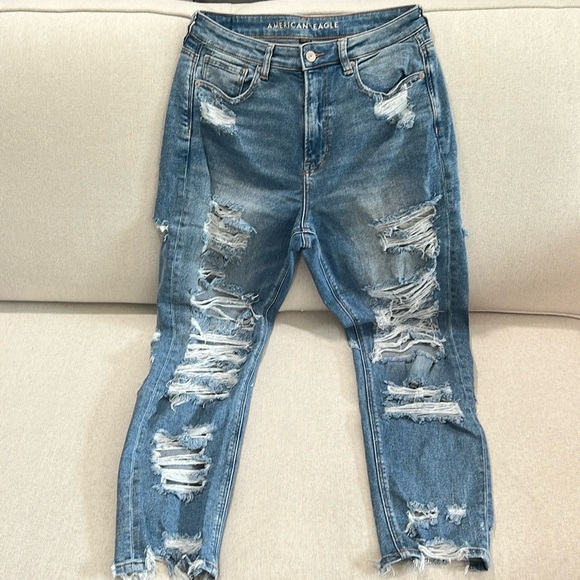 American Eagle Size 8 Distressed Mom Jean - Picture 1 of 4